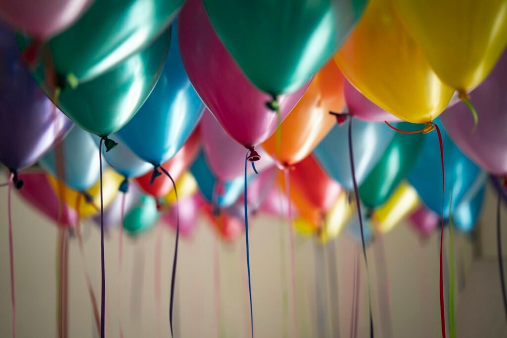 Ballons colorés de fête