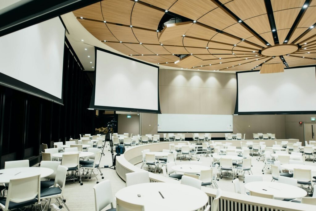 Grande salle de conférence